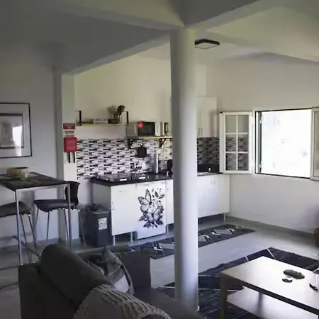 House Butterfly Apartment *